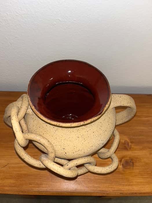 A chain pot.