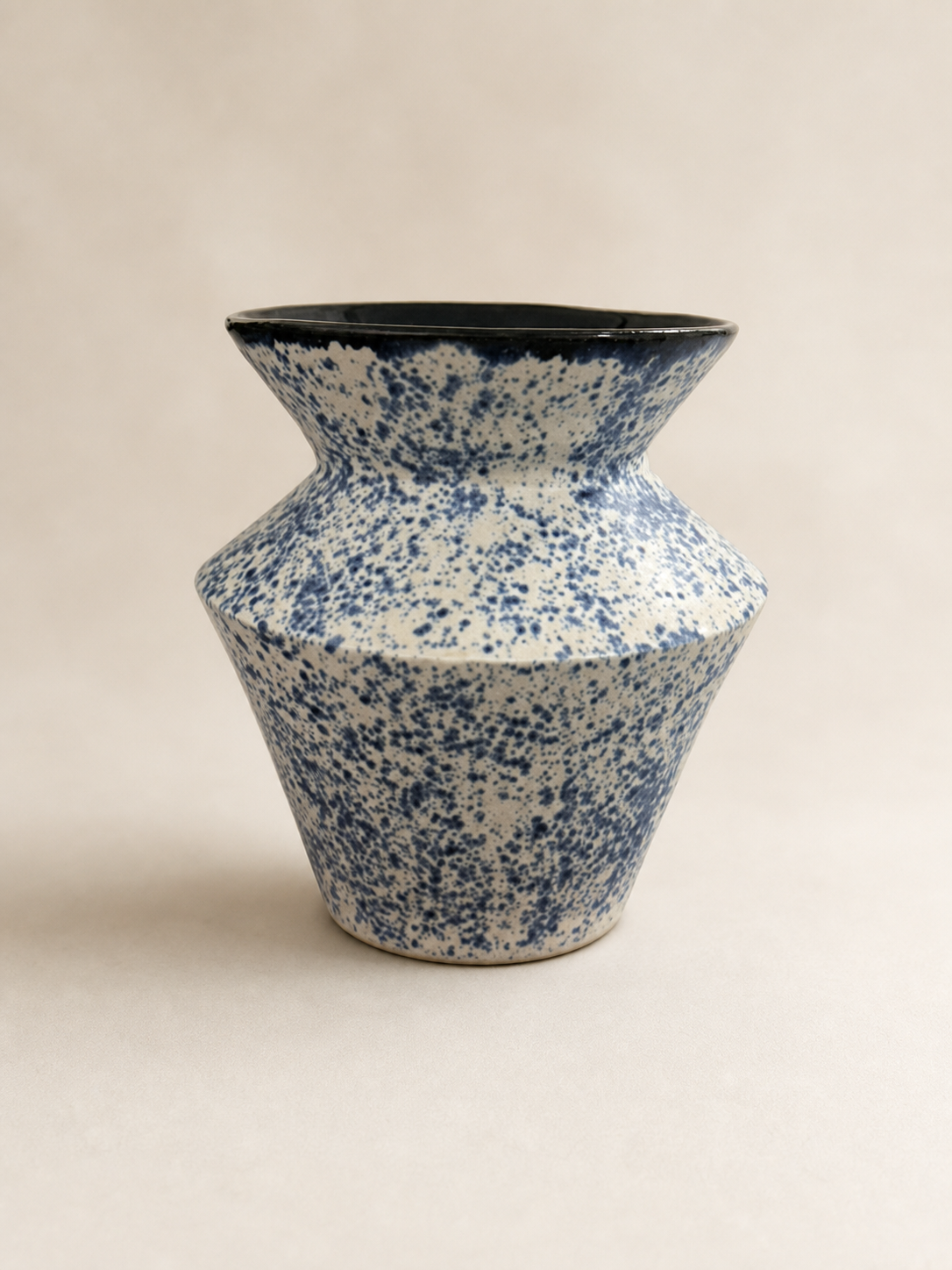 A speckled vase.